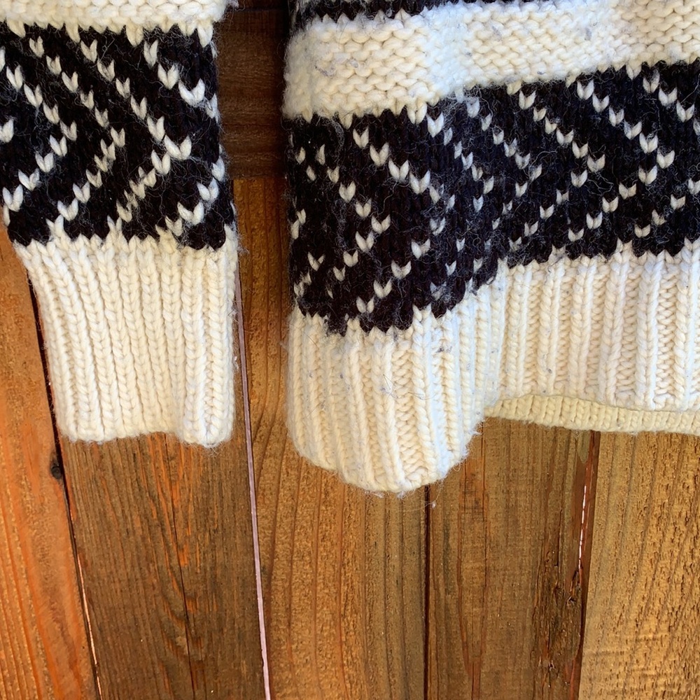 American Eagle Pattern Thick Knit Warm Sweater Si… - image 4